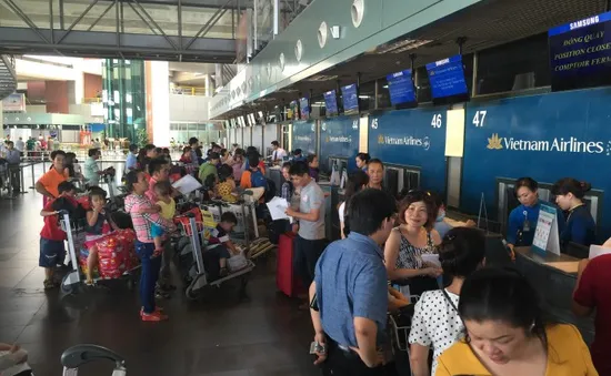 Trẻ nhỏ và người già sẽ có quầy check-in riêng tại sân bay