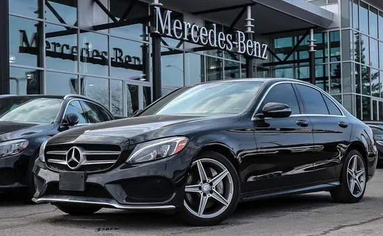 Triệu hồi hơn 1.600 xe Mercedes-Benz dòng C-class và E-Class