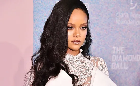 Rihanna trở thành nữ nhạc sĩ giàu nhất thế giới