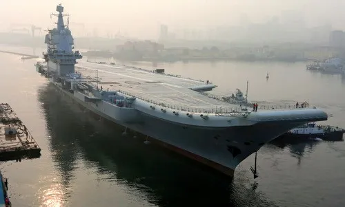 Tàu sân bay Trung Quốc có thể chỉ chạy được 6 ngày liên tục