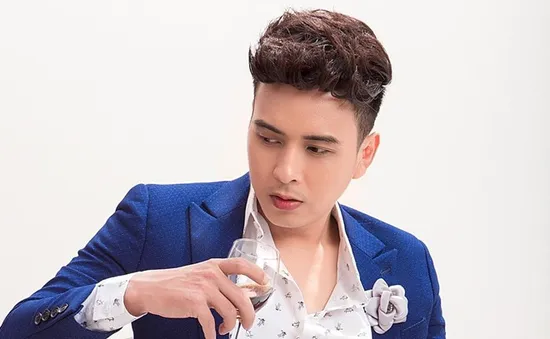 Hồ Quang Hiếu "chóng mặt" khi đến với Muôn màu showbiz