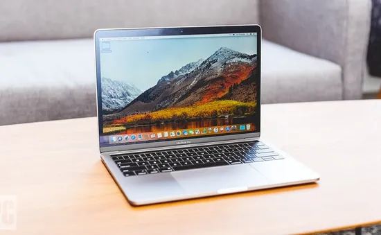 MacBook Pro 13 inch 2019 ra mắt: Tích hợp Touch Bar, chip Intel thế hệ thứ 8, giá từ 1.299 USD