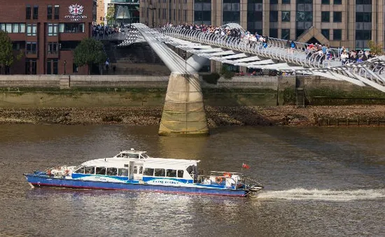 Du lịch bằng phà trên sông Thames