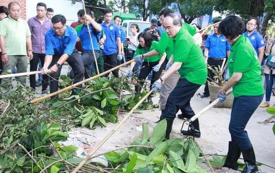 TP.HCM vận động không xả rác ra đường và kênh rạch