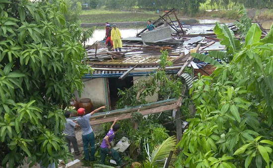 8 ngày, hàng trăm căn nhà bị sập tại Đồng Tháp