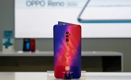 Oppo Reno Zoom 10x phiên bản Barcelona được bán ở Việt Nam