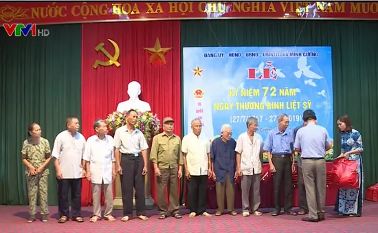 Hơn 400 suất quà tri ân gia đình người có công ở Hà Nội