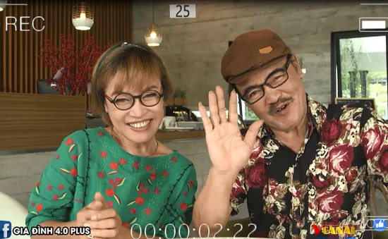 Ông Đạt, Mama Chê, bà Xuân tá hỏa bỏ trốn khỏi nhà hàng sau khi quay clip livestream trên facebook