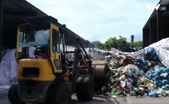 Hà Nội ráo riết xử lý 13.000 tấn rác thải tồn đọng
