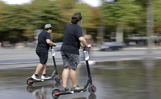 Mỹ cấm xe scooter điện vào ban đêm