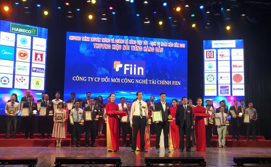 Fiin lọt top 10 Thương hiệu nổi tiếng hàng đầu năm 2019