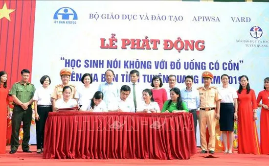 Phát động chương trình 'Học sinh nói không với đồ uống có cồn'