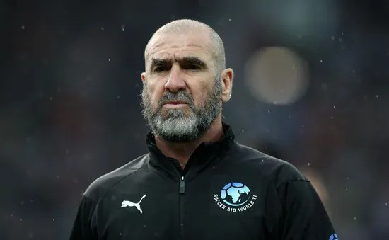 Eric Cantona nhận giải thưởng đặc biệt từ UEFA