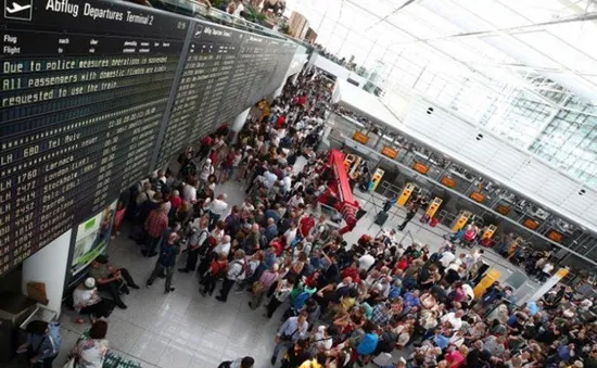 Sân bay Munich hủy 130 chuyến bay để tìm một hành khách đi lạc