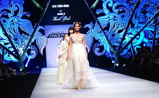 NTK Trần Hùng mang thời trang Việt lên sàn diễn London Fashion Week 2019