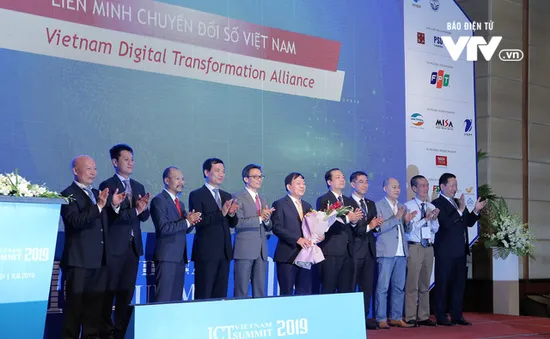 Thành lập Liên minh Chuyển đổi số tại Vietnam ICT Summit 2019