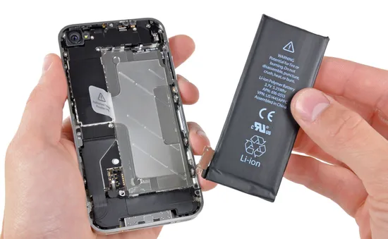 Apple mạnh tay "dẹp loạn" pin nhái cho iPhone