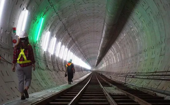 Lùi thời gian khai thác tuyến Metro số 1 sang quý IV/2021