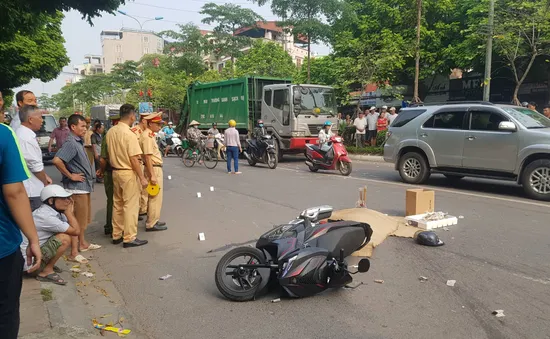 Hà Nội: Va chạm xe bồn, người đàn ông đi xe máy tử vong tại chỗ