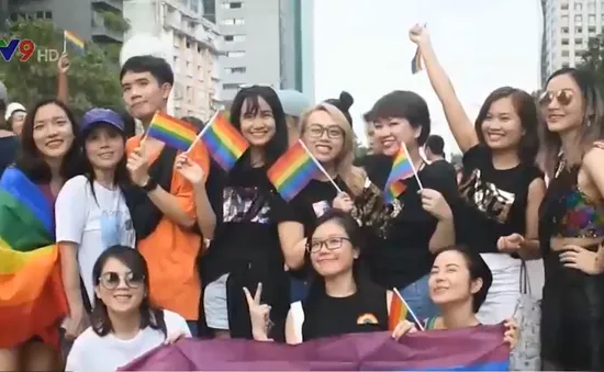 TP.HCM: Hàng nghìn bạn trẻ LGBT tham gia diễu hành