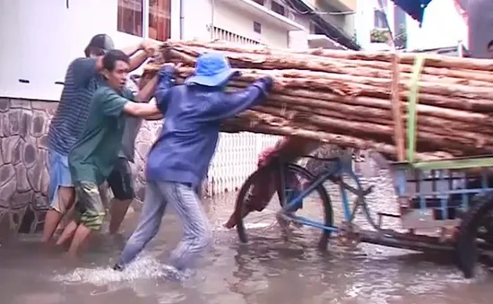 TP.HCM: Nghịch lý khi trời nắng cũng ngập