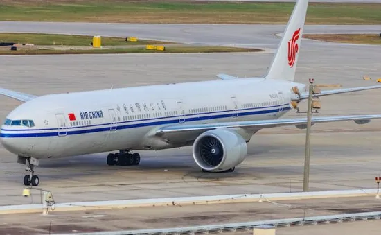 Máy bay Air China gặp sự cố động cơ