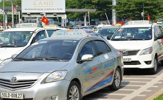 Nhiều bất cập trong quản lý và vận hành dịch vụ xe taxi