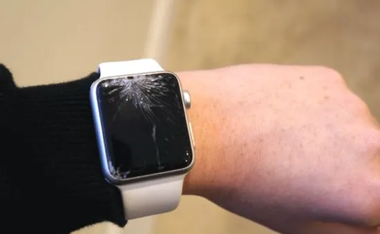 Apple sửa Apple Watch miễn phí nếu màn hình bị nứt do lỗi nhà sản xuất