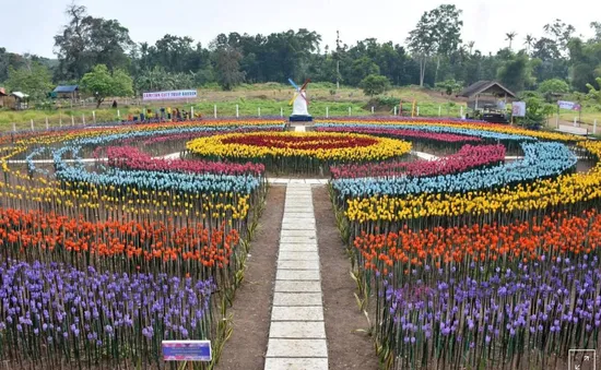 Thành phố Lamitan biến rác thải nhựa thành hoa tulip