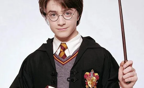 Trường học cấm truyện Harry Potter do sợ... "triệu hồi quỷ dữ"