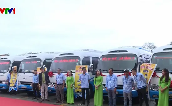 Khai trương tuyến xe bus liền kề Huế - Đà Nẵng
