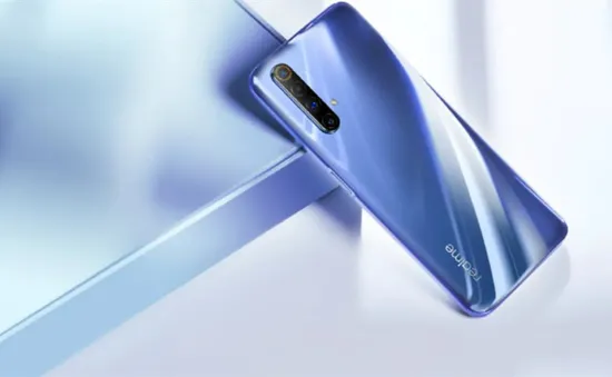 Realme ra mắt smartphone 5G Realme X50: Camera kép "đục lỗ", chip Snapdragon 765G