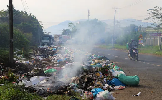 Lâm Đồng: Rác tràn ngập trung tâm thành phố Bảo Lộc