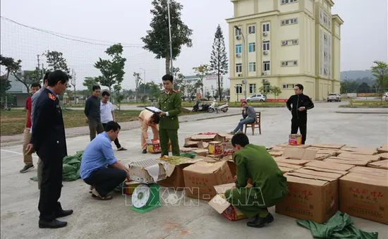 Liên tiếp bắt giữ các vụ buôn pháo lậu tại Yên Bái, Quảng Ninh