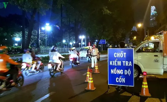 Triển khai các chốt kiểm tra nồng độ cồn trên toàn hệ thống đường cao tốc