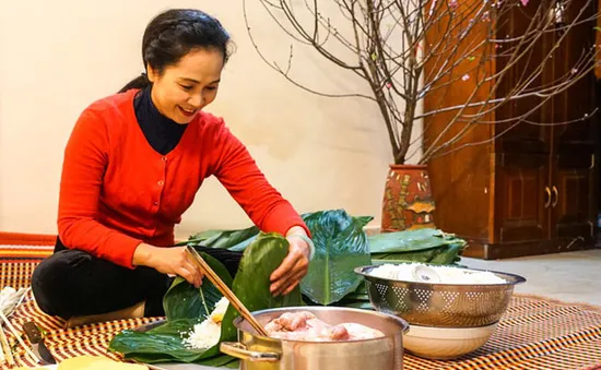 “Mẹ chồng” Lan Hương: “Ngày con dâu lớn mới về chưa biết gói bánh chưng, giờ gói tốt rồi”