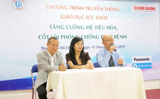 Bác sĩ chuyên khoa tiêu hóa dinh dưỡng phân tích lợi ích của nước ion kiềm