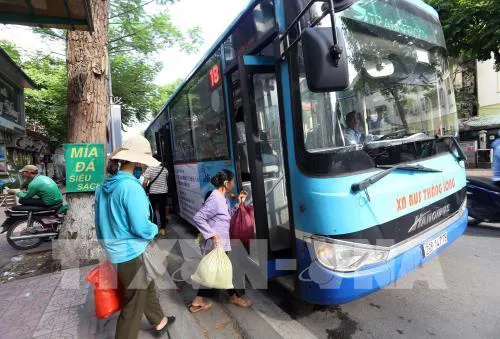 Hà Nội phát hành hơn 250.000 thẻ miễn phí xe bus