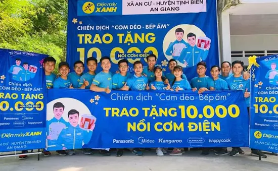 10.000 nồi cơm trao đi, ngàn nụ cười cùng vạn khoảnh khắc yêu thương nhận lại từ "Cơm dẻo - Bếp ấm"