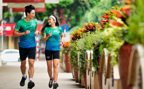 VPBank Hanoi Marathon ASEAN 2020: Chạy và đón ánh bình minh trong trời thu Hà Nội