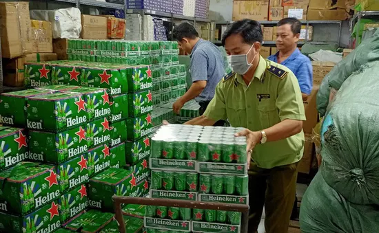 Tiêu hủy hàng trăm thùng bia Heineken nhập lậu, không đạt chuẩn chất lượng