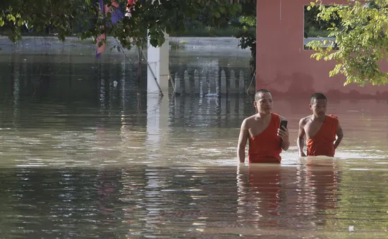 Lũ lụt nghiêm trọng ở Campuchia, hàng chục người thiệt mạng