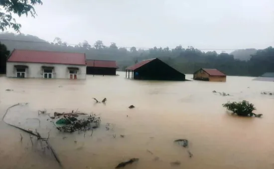 122 người thương vong do mưa lũ ở miền Trung