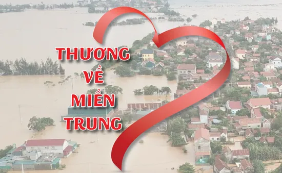 Chương trình nghệ thuật "Thương về miền Trung" quyên góp ủng hộ người dân bị thiên tai