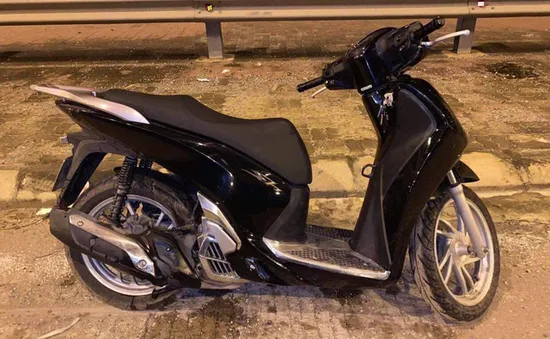 Đến lượt xe SH bị “phù phép” bằng giấy “mẹ bồng con”, 25 triệu đồng/chiếc