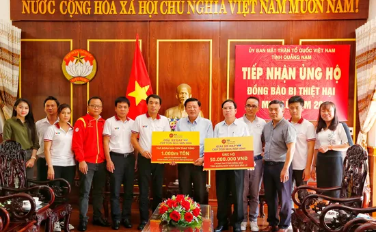 Tiếp tục những hoạt động ý nghĩa của đoàn đua xe đạp VTV - Cúp Tôn Hoa Sen