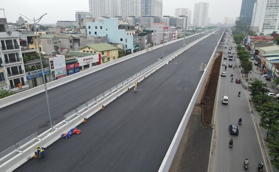 Thông xe cầu cạn Mai Dịch - Nam Thăng Long vào đúng dịp kỷ niệm Giải phóng Thủ đô