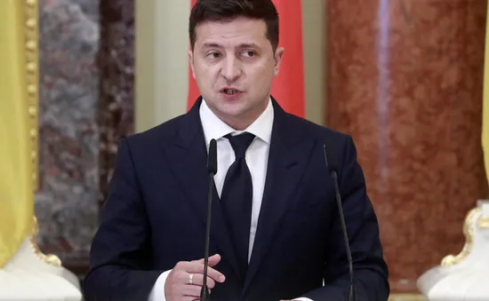 Tổng thống Ukraine Volodymyr Zelenskiy nhập viện điều trị COVID-19