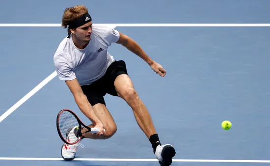 ATP Finals: Zverev thắng kịch tính Schwartzman