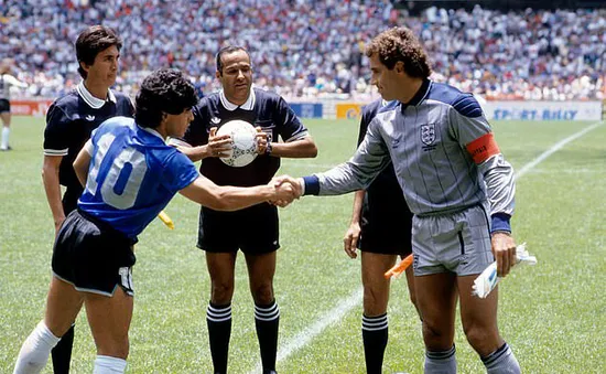 Cựu thủ môn Peter Shilton: Maradona vĩ đại nhưng không có tinh thần thể thao